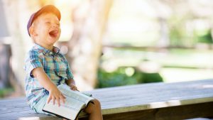 Elementos básicos de la felicidad y la confianza: 10 consejos para criar niños felices y seguros de sí mismos