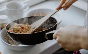 A főzés művészetének elsajátítása: 10 szabály az egészséges és ízletes ételekhez