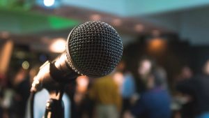 A nyilvános beszéd művészetének elsajátítása: 10 tipp készségei fejlesztéséhez