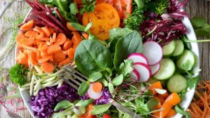 Ízletes és egészséges saláta készítése: az ízek és a táplálkozás tökéletes ötvözete