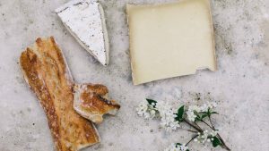 10 consigli degli esperti per cucinare una perfetta salsa al formaggio