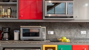 Come scegliere un forno a microonde: consigli e considerazioni