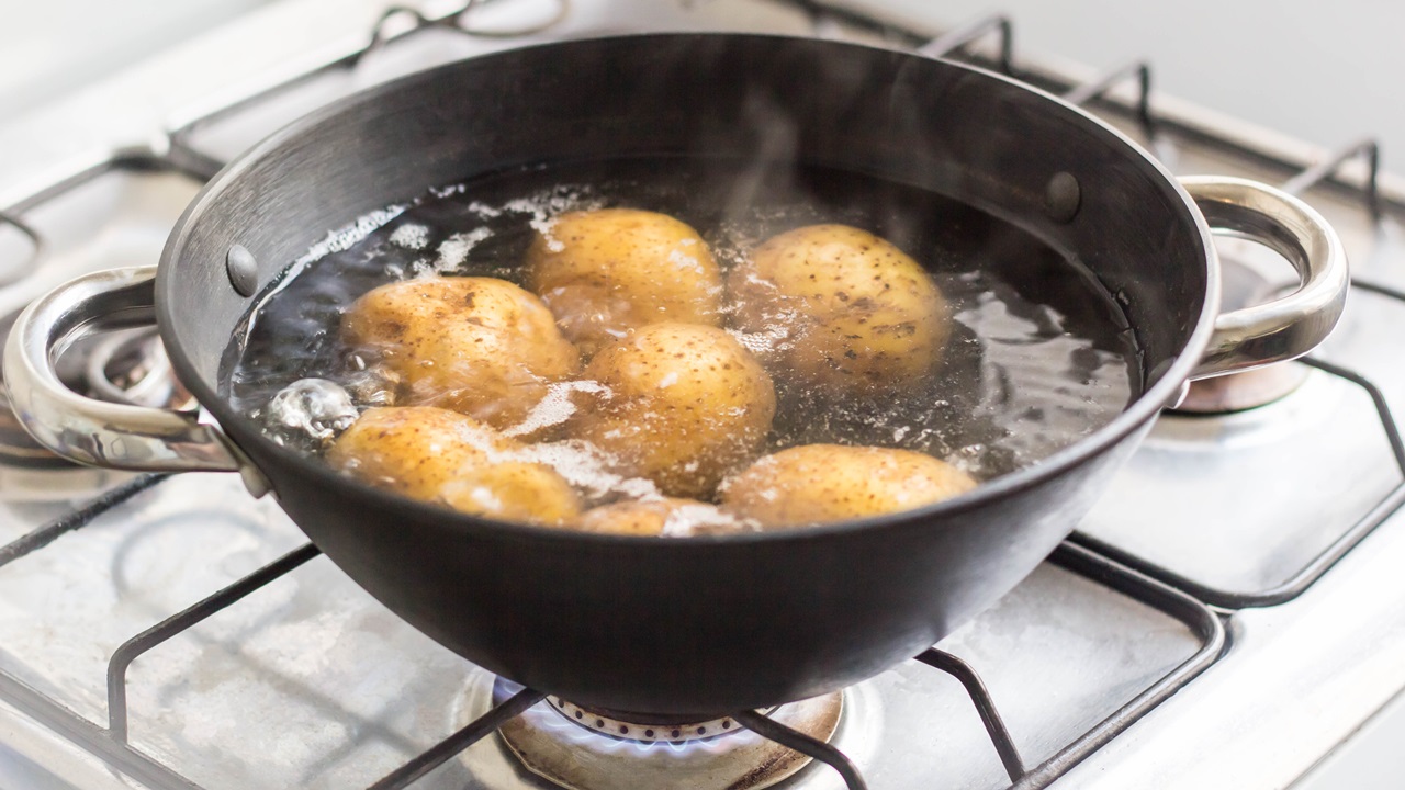 Ako dlho variť zemiaky v šupke