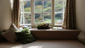 How to Choose the Right Window Treatments: A Comprehensive Guide
