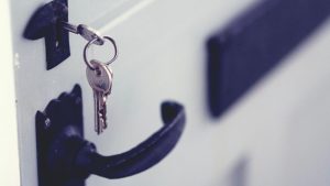 How to Choose the Right Door Lock: 10 Tips for Home Security