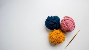 How to Choose the Right Yarn for Knitting: A Comprehensive Guide